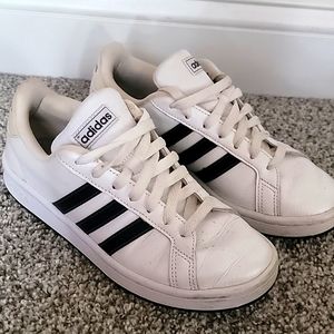 Adidas Comfort Sneakers